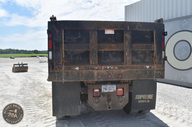 Image of International DuraStar 4400 equipment image 4