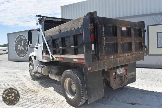 Image of International DuraStar 4400 equipment image 3
