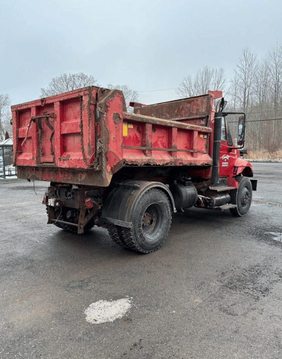 Image of International DuraStar 4400 equipment image 2