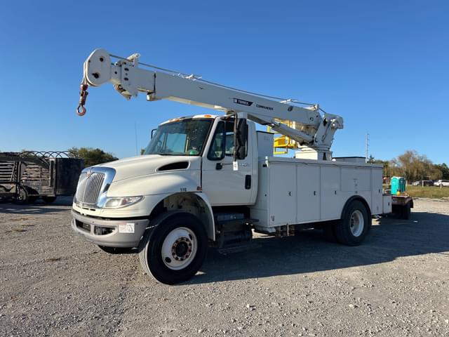 Image of International Durastar 4300 equipment image 3