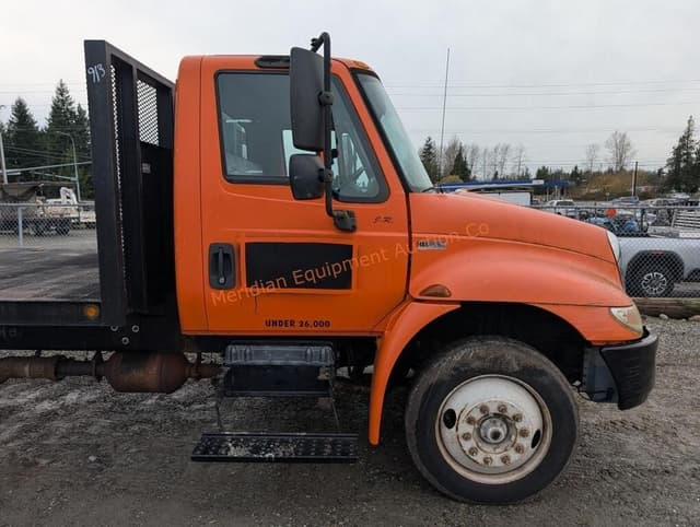 Image of International 4300 equipment image 4