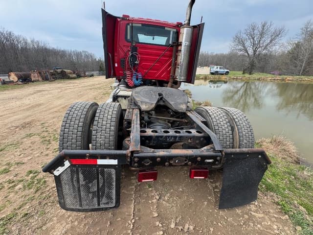 Image of International ProStar+ 113 equipment image 2