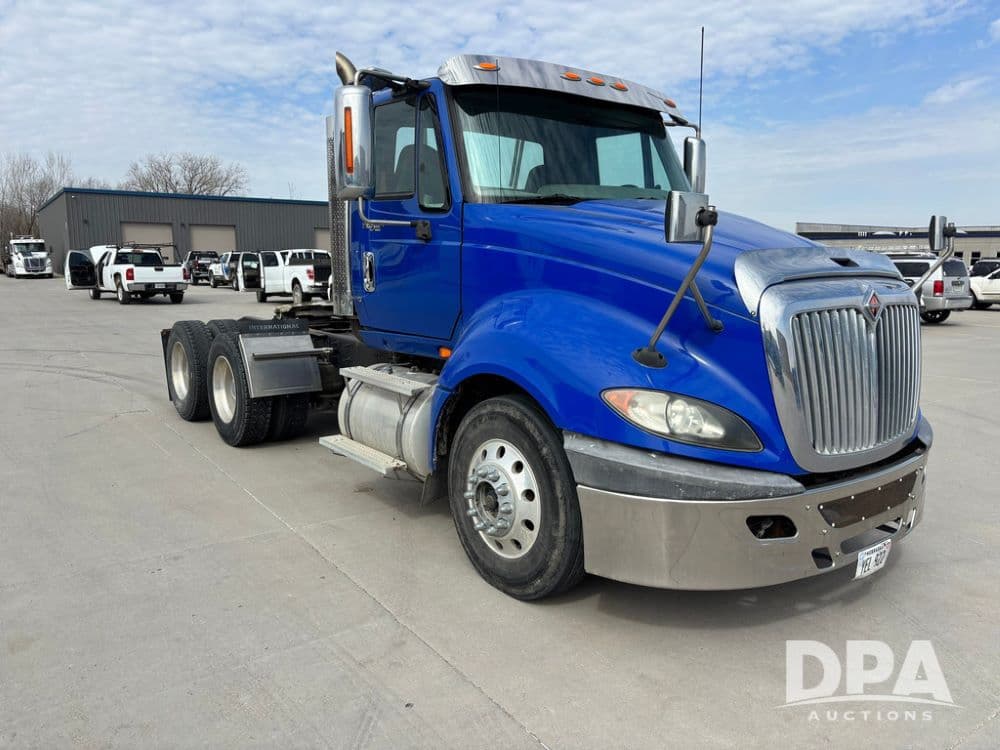 Image of International ProStar Plus 122 Primary image