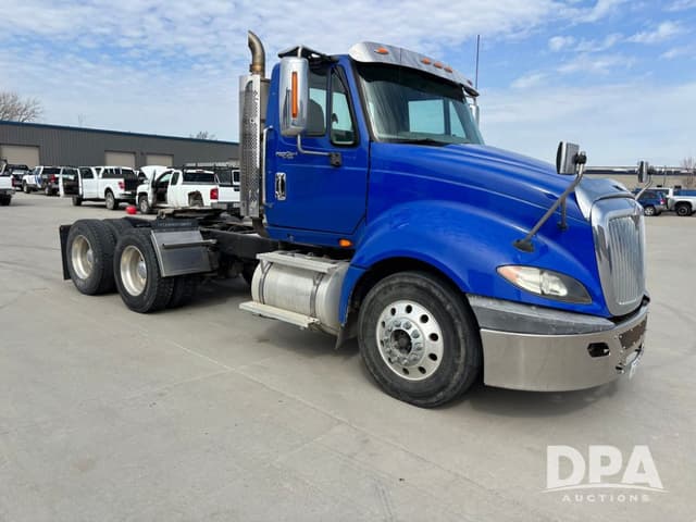 Image of International ProStar Plus 122 equipment image 1