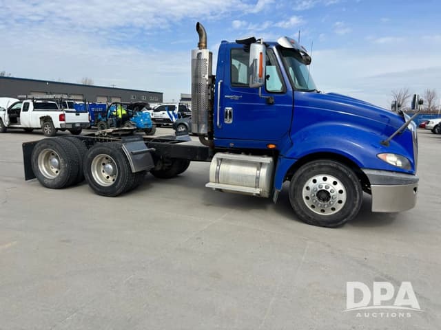 Image of International ProStar Plus 122 equipment image 2