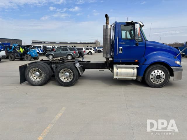 Image of International ProStar Plus 122 equipment image 3