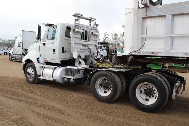 Image of International ProStar+ 122 equipment image 3