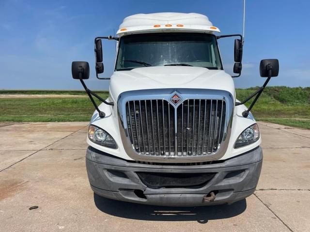 Image of International ProStar Plus 122 equipment image 1