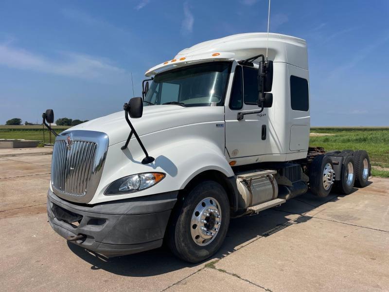 Image of International ProStar Plus 122 Primary image