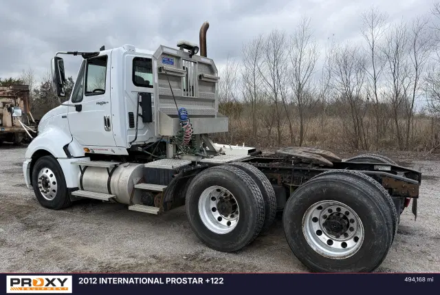 Image of International ProStar Plus 122 equipment image 2