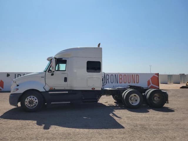 Image of International ProStar Plus 122 equipment image 1