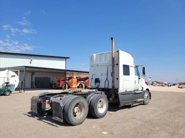 Image of International ProStar Plus 122 equipment image 4
