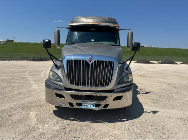 Image of International ProStar Plus 122 equipment image 1