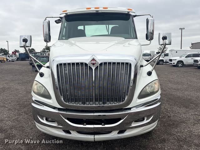 Image of International Prostar Plus equipment image 1