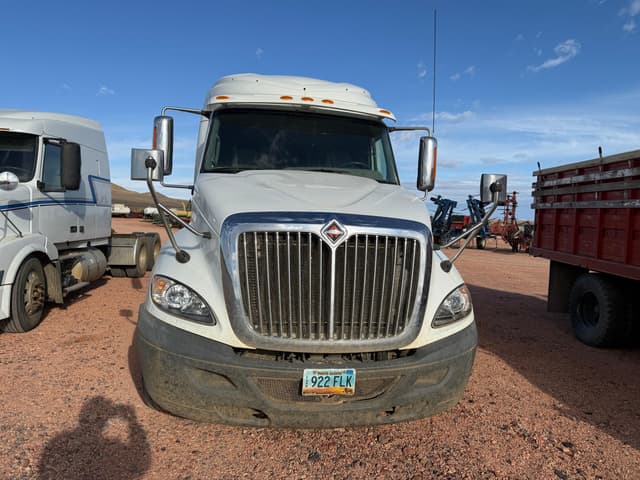 Image of International ProStar+ 122 equipment image 3