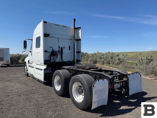 Image of International Prostar Plus equipment image 2