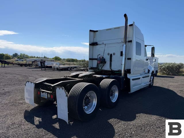 Image of International Prostar Plus equipment image 4