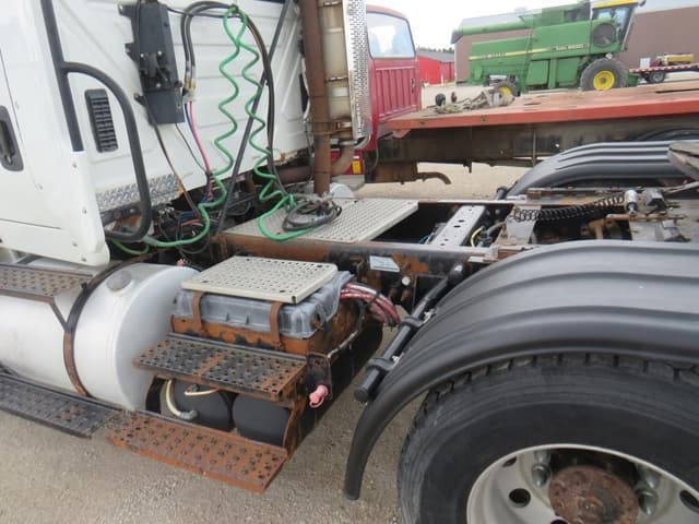 Image of International 8000 equipment image 3