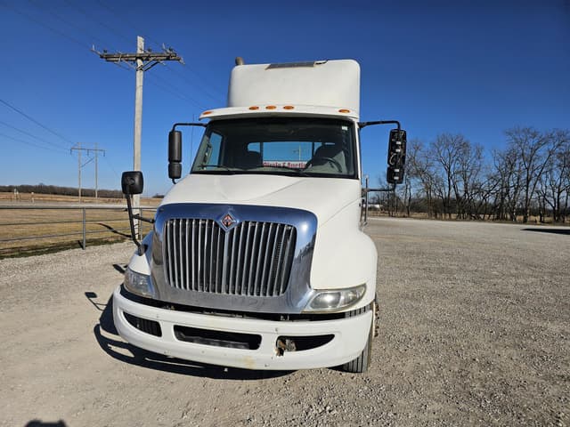 Image of International  Transtar 8600 equipment image 2