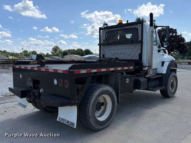 Image of International Workstar 7300 equipment image 4
