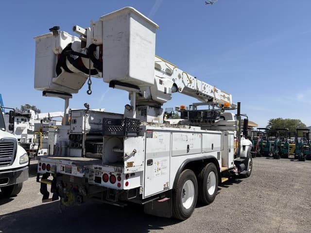 Image of International Workstar 7400 equipment image 2