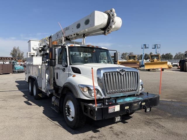 Image of International Workstar 7400 equipment image 1