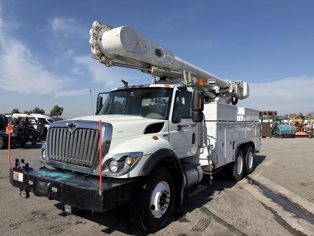 2012 International Workstar 7400 Equipment Image0