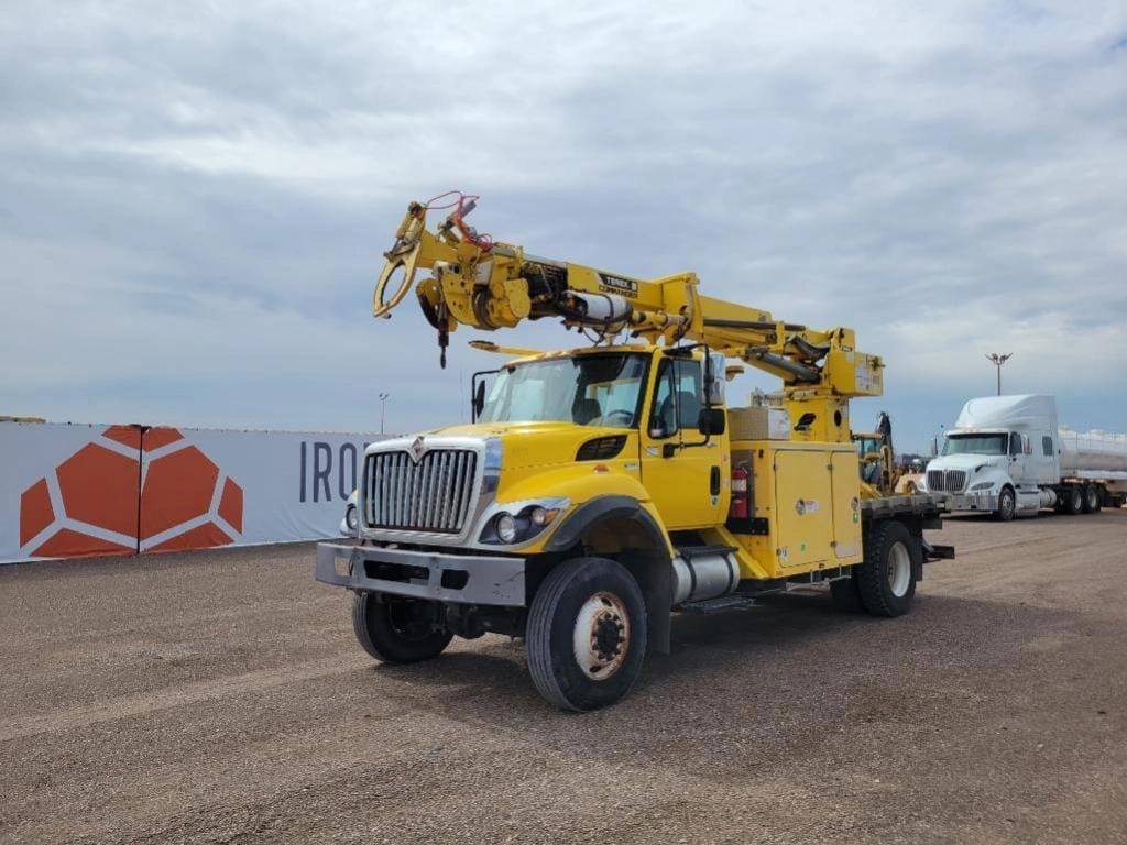2012 International Workstar 7400 Equipment Image0