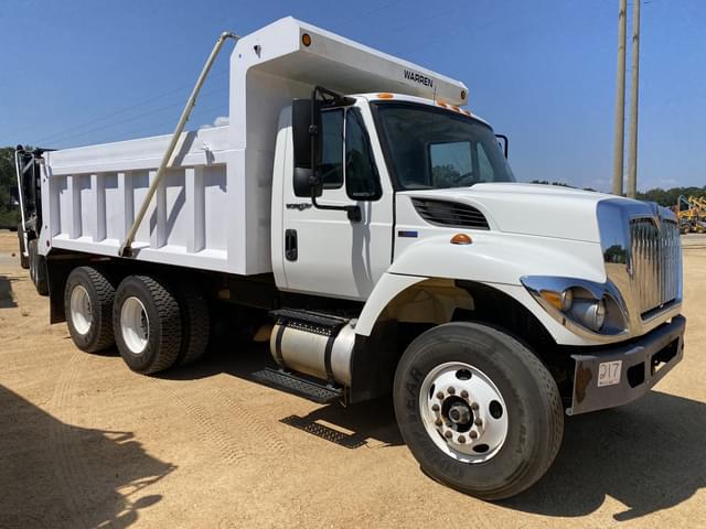 Image of International 7400 equipment image 3