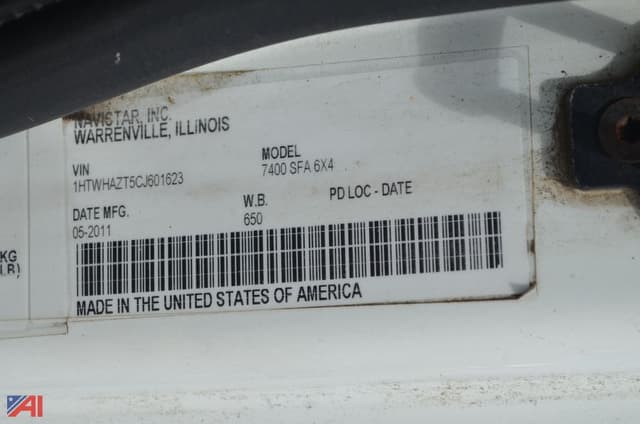 Image of International Workstar 7400 equipment image 4