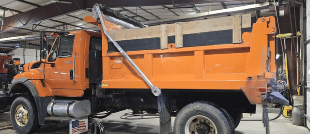 Image of International Workstar 7500 equipment image 1