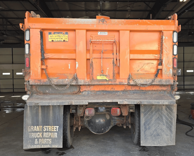 Image of International Workstar 7500 equipment image 2