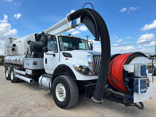 Image of International Workstar 7500 equipment image 3