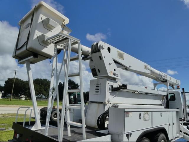 Image of International Workstar 7500 equipment image 4