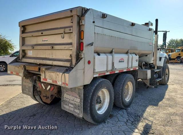 Image of International Workstar 7500 equipment image 4