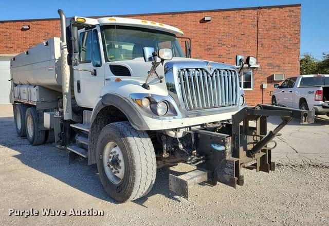Image of International Workstar 7500 equipment image 2