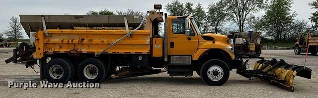 Image of International Workstar 7500 equipment image 3