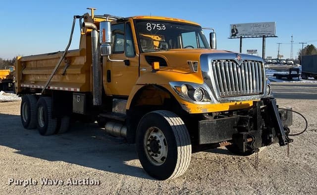 Image of International Workstar 7500 equipment image 2