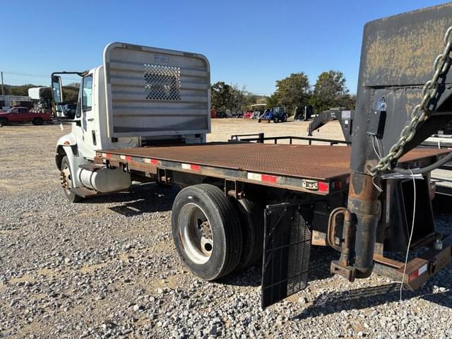 Image of International 4300 equipment image 3