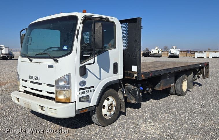 Image of Isuzu NPR Primary image