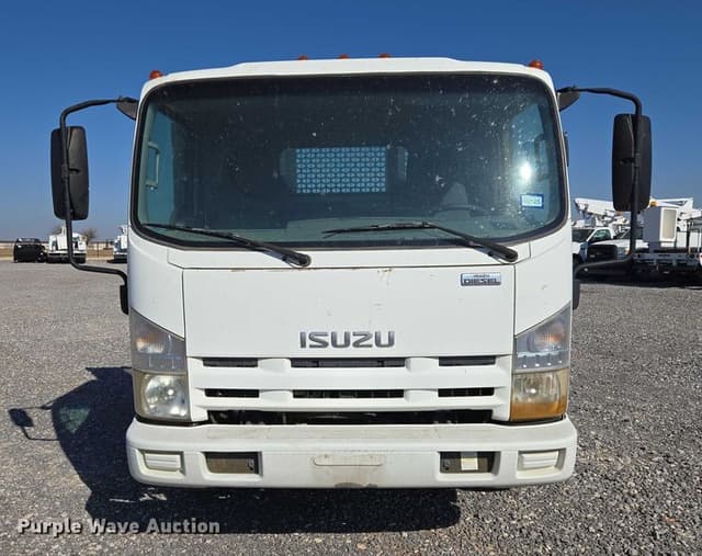 Image of Isuzu NPR equipment image 1