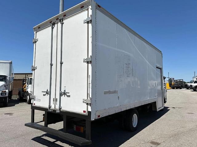 Image of Isuzu NPR-HD equipment image 4