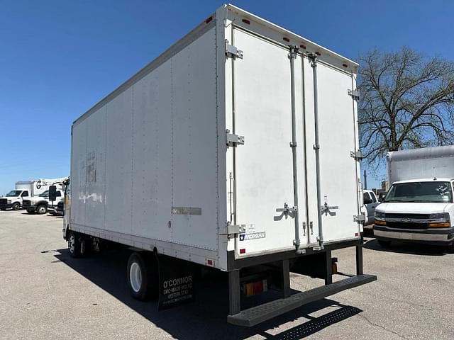 Image of Isuzu NPR-HD equipment image 2