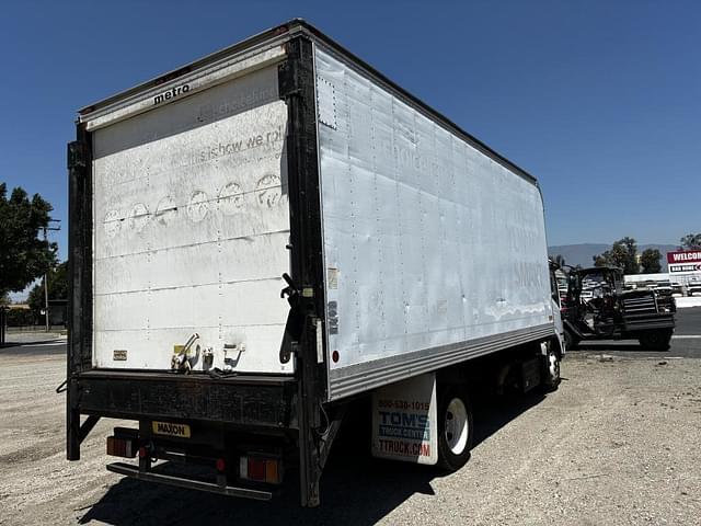 Image of Isuzu NQR equipment image 2