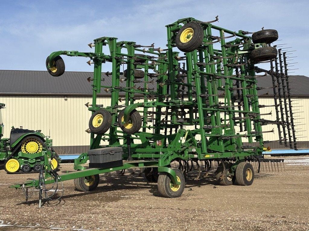 Main image John Deere 2210