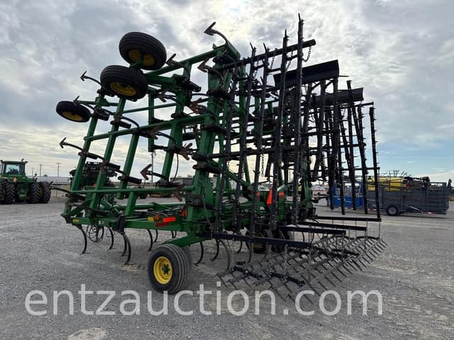 Image of John Deere 2210 equipment image 2