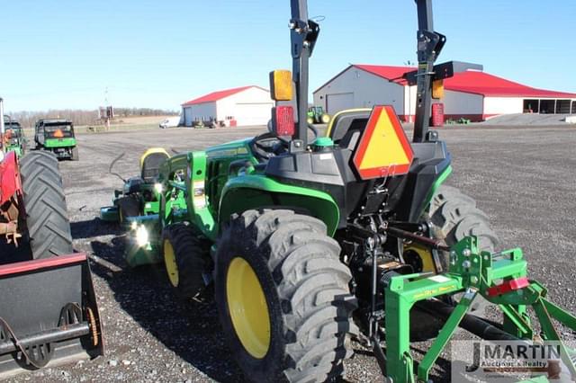 Image of John Deere 3025E equipment image 2