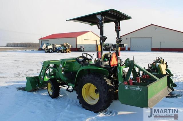 Image of John Deere 3025E equipment image 2