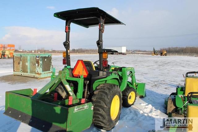 Image of John Deere 3025E equipment image 3