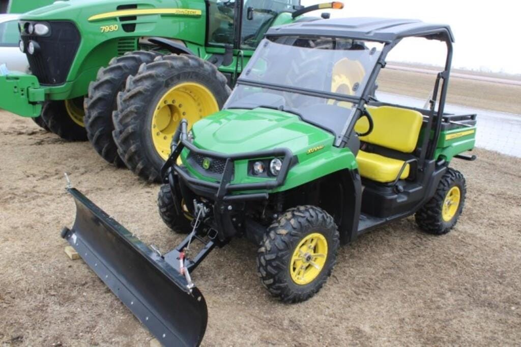 Main image John Deere XUV 550